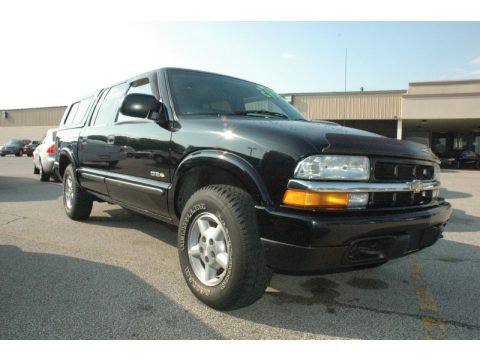 Black Chevrolet S10 LS Crew Cab 4x4.  Click to enlarge.