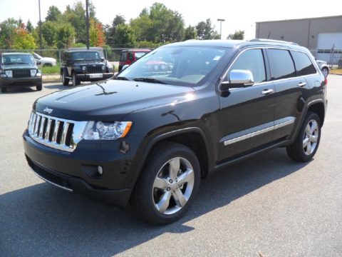 Brilliant Black Crystal Pearl Jeep Grand Cherokee Overland.  Click to enlarge.