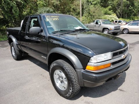 Onyx Black Chevrolet S10 ZR2 Extended Cab 4x4.  Click to enlarge.