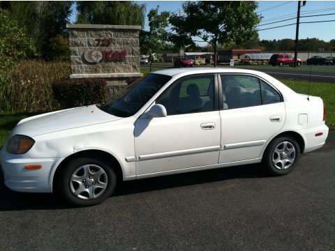 Noble White Hyundai Accent GL Sedan.  Click to enlarge.