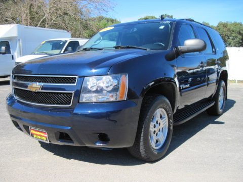Dark Blue Metallic Chevrolet Tahoe LS.  Click to enlarge.