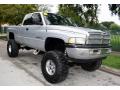 Front 3/4 View of 2001 Dodge Ram 1500 SLT Club Cab 4x4 #15