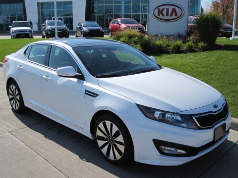 Snow White Pearl Kia Optima SX.  Click to enlarge.