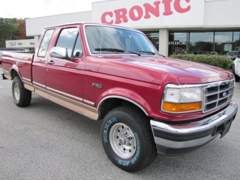 Electric Currant Red Pearl Ford F150 XL Extended Cab 4x4.  Click to enlarge.