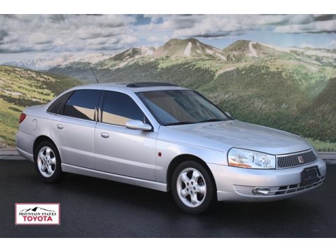 Bright Silver Saturn L Series L200 Sedan.  Click to enlarge.