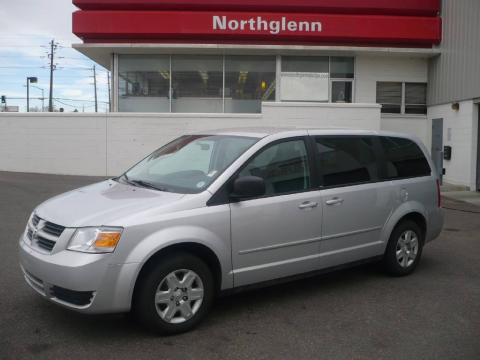 Bright Silver Metallic Dodge Grand Caravan SE.  Click to enlarge.