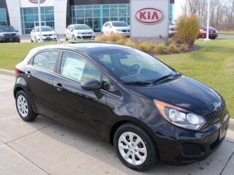 Midnight Black Kia Rio Rio5 LX Hatchback.  Click to enlarge.