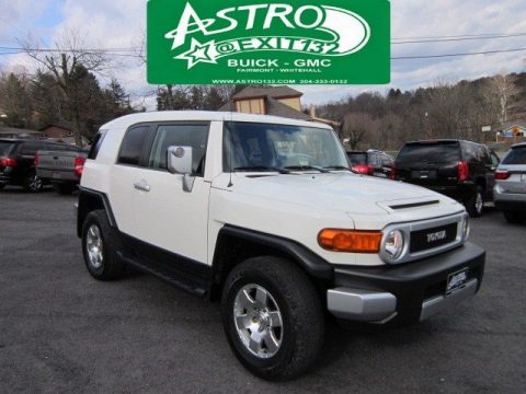 Iceberg White Toyota FJ Cruiser 4WD.  Click to enlarge.