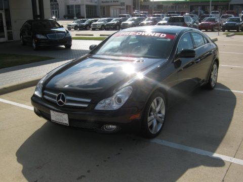 Obsidian Black Metallic Mercedes-Benz CLS 550.  Click to enlarge.