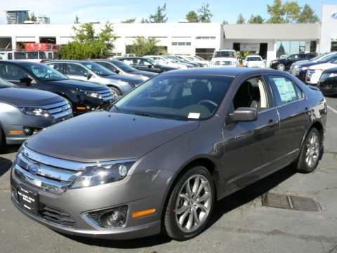 Sterling Grey Metallic Ford Fusion SE.  Click to enlarge.