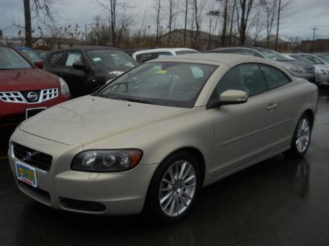 Zanzibar Gold Metallic Volvo C70 T5.  Click to enlarge.