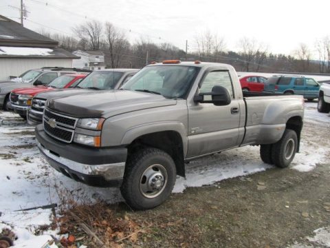 Graystone Metallic Chevrolet Silverado 3500 LT Regular Cab 4x4 Dually.  Click to enlarge.
