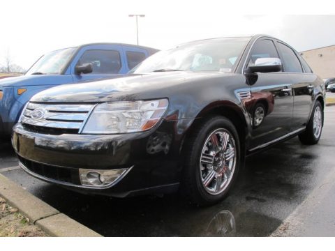 Tuxedo Black Metallic Ford Taurus Limited.  Click to enlarge.
