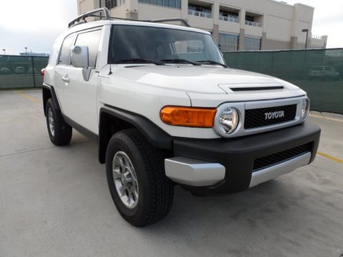 Iceberg White Toyota FJ Cruiser 4WD.  Click to enlarge.