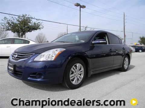 Navy Blue Nissan Altima 2.5 SL.  Click to enlarge.