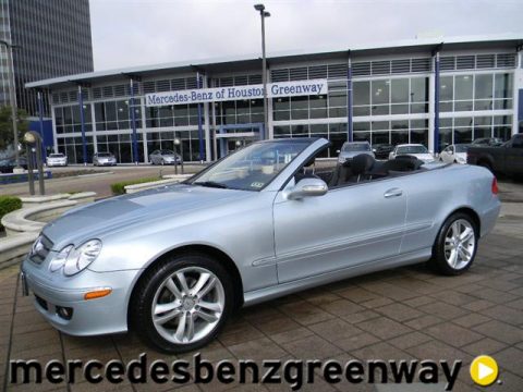 Diamond Silver Metallic Mercedes-Benz CLK 350 Cabriolet.  Click to enlarge.