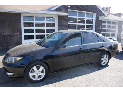 Black Toyota Camry SE.  Click to enlarge.