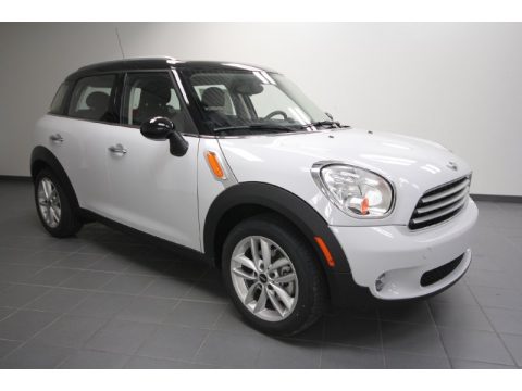 Light White Mini Cooper Countryman.  Click to enlarge.