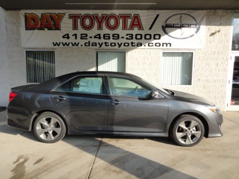 Magnetic Gray Metallic Toyota Camry SE V6.  Click to enlarge.