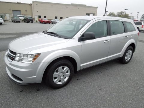 Bright Silver Metallic Dodge Journey SE.  Click to enlarge.