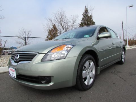 Metallic Jade Nissan Altima 2.5 S.  Click to enlarge.