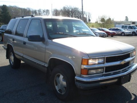 Light Pewter Metallic Chevrolet Tahoe LS 4x4.  Click to enlarge.