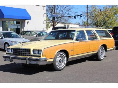 Yellow Buick LeSabre Estate Wagon.  Click to enlarge.