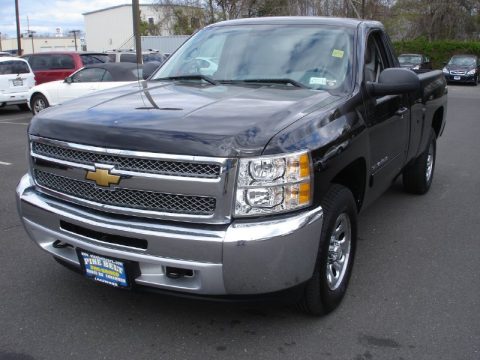 Black Chevrolet Silverado 1500 LT Regular Cab 4x4.  Click to enlarge.