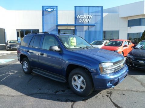 Superior Blue Metallic Chevrolet TrailBlazer LS 4x4.  Click to enlarge.