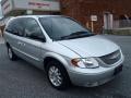 Front 3/4 View of 2002 Chrysler Town & Country LXi AWD #1