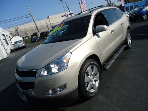 Gold Mist Metallic Chevrolet Traverse LT AWD.  Click to enlarge.