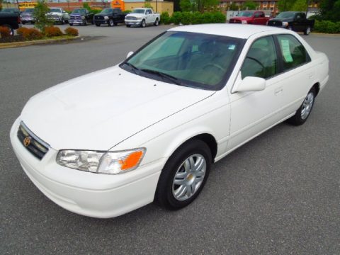 Super White Toyota Camry LE.  Click to enlarge.