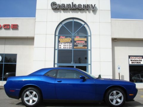 Blue Streak Pearl Dodge Challenger SXT.  Click to enlarge.