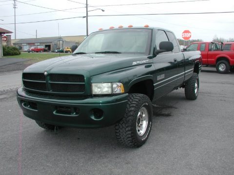 Forest Green Pearlcoat Dodge Ram 2500 SLT Extended Cab 4x4.  Click to enlarge.