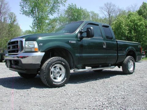 Dark Highland Green Metallic Ford F250 Super Duty Lariat SuperCab 4x4.  Click to enlarge.