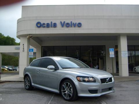 silver volvo c30