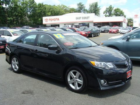 Cosmic Gray Mica Toyota Camry SE.  Click to enlarge.