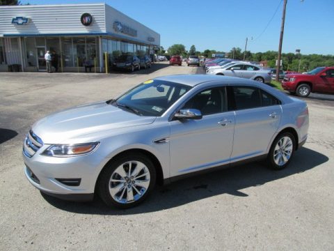 Ingot Silver Ford Taurus Limited.  Click to enlarge.