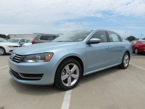 Glacier Blue Metallic Volkswagen Passat 2.5L SE.  Click to enlarge.