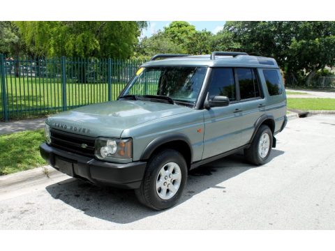 Vienna Green Land Rover Discovery S.  Click to enlarge.