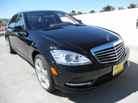 Black Mercedes-Benz S 550 Sedan.  Click to enlarge.