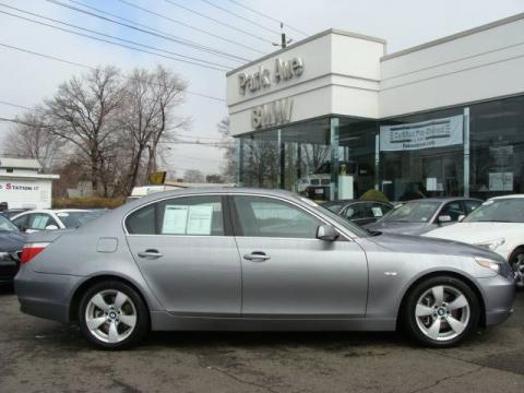 Silver Grey Metallic BMW 5 Series 525i Sedan.  Click to enlarge.