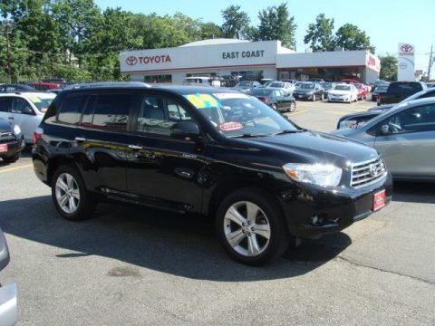 Black Toyota Highlander Limited 4WD.  Click to enlarge.