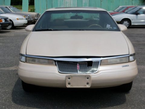 Ivory Pearl Metallic Tricoat Lincoln Mark VIII LSC.  Click to enlarge.