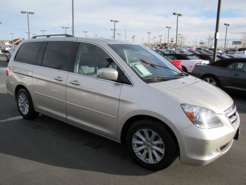 Silver Pearl Metallic Honda Odyssey Touring.  Click to enlarge.