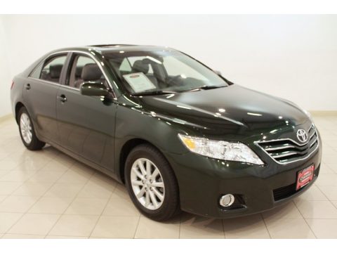 Spruce Green Mica Toyota Camry XLE.  Click to enlarge.