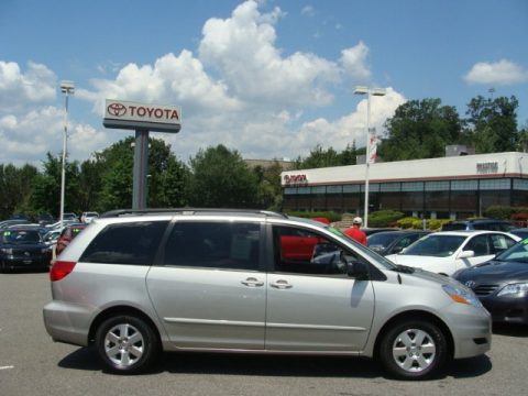 Silver Shadow Pearl Toyota Sienna LE.  Click to enlarge.