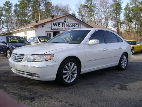 Powder White Pearl Hyundai Azera Limited.  Click to enlarge.