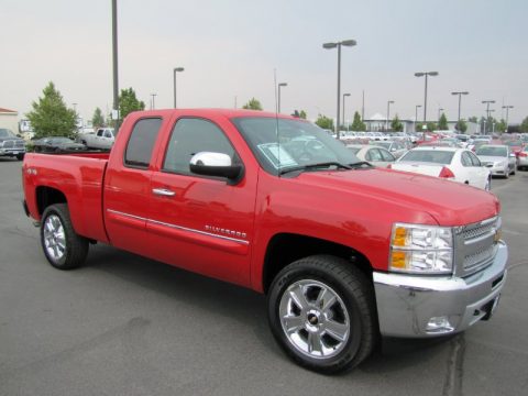Victory Red Chevrolet Silverado 1500 LT Extended Cab 4x4.  Click to enlarge.