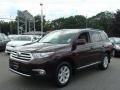 Front 3/4 View of 2012 Toyota Highlander SE 4WD #3